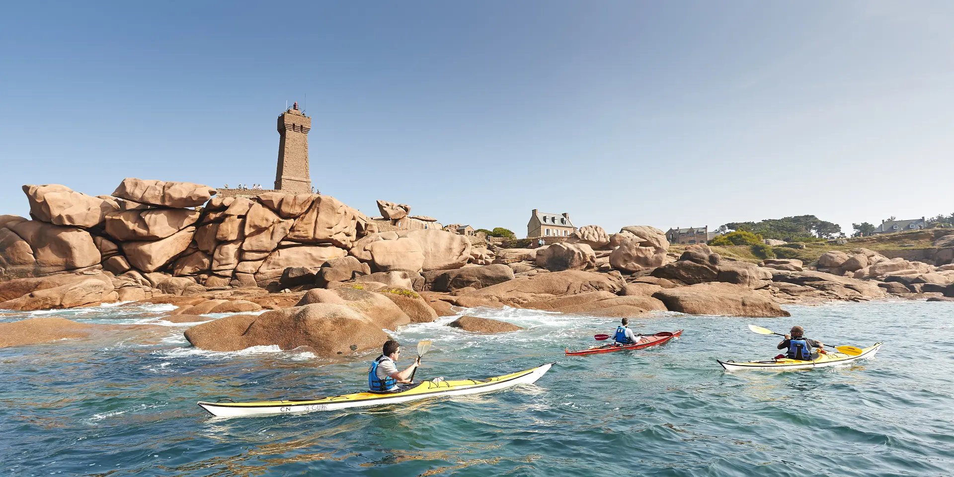 Activités nautiques - Centre Nautique - Kayak au phare de Ploumanac'h | Perros-Guirec | Côtes d'Armor (Bretagne)