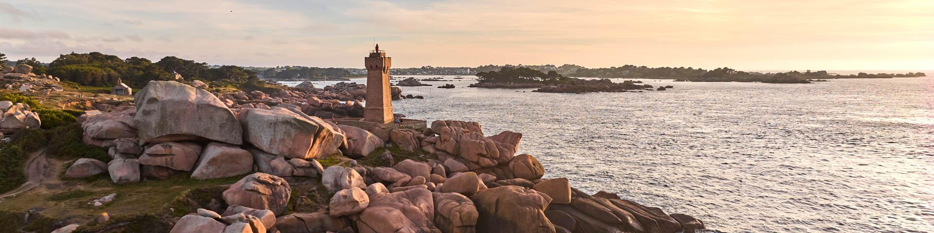 Vue du ciel , rochers - Phare de Ploumanac'h | Ploumanac'h - Sentier des douaniers | Côte de Granit Rose | Perros-Guirec | Côtes d'Armor (Bretagne)