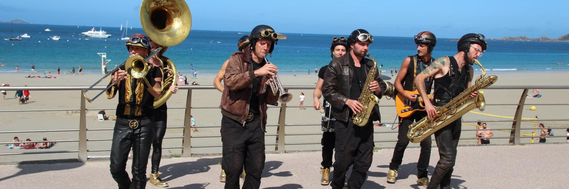 Fanfare Ooz Band, Les escales musicales, culture