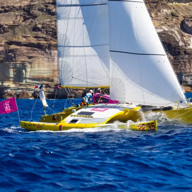 Trimaran Perros Guirec (Black Cap)