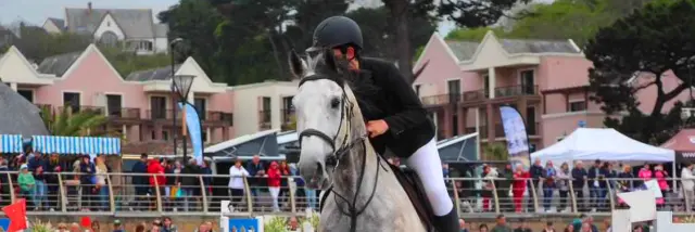 Perros Jump Photos Yvanne