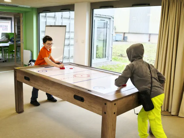 Espace Jeunesse Table Jeux Jeunes