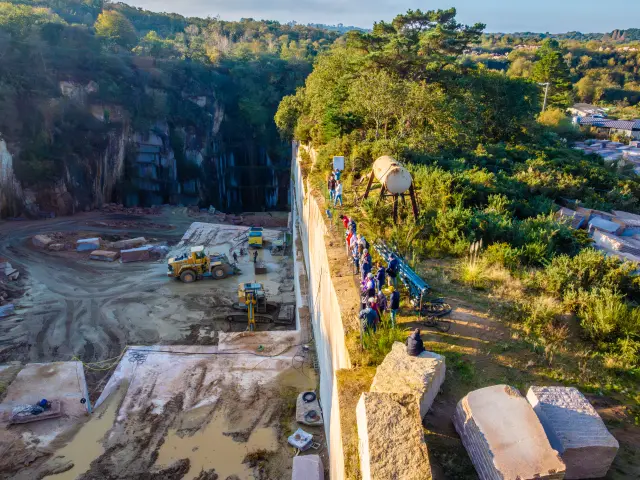 STESF. Semaines du tourisme économique et des savoir-faire. Visite des carrières de granit rose avec la Maison du Littoral MDL, dans le quartier de la Clarté à Perros-Guirec