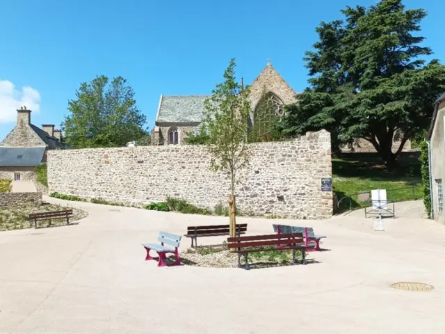Place Des Halles 2 1