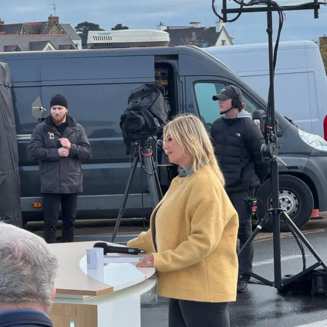 Flavie en France à Perros-Guirec, France 3