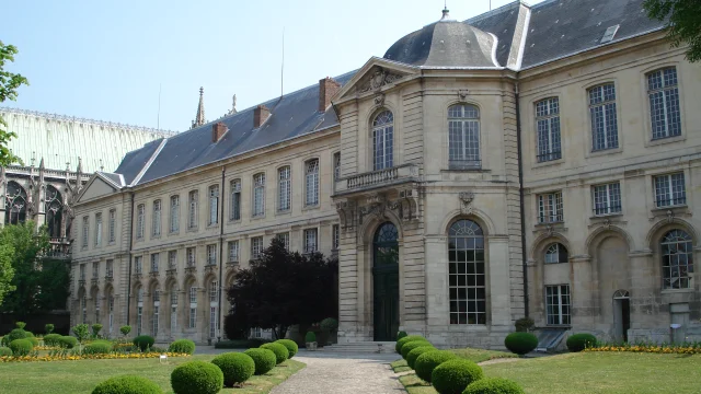 Facade Ouest Abbaye Credit Office De Tourisme Plaine Commune Grand Paris