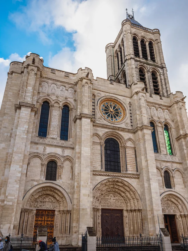 © Valentin Pacaut / The Explorers 2021, The Explorers, France, Region, Ile de France, Saint-Denis, Basilique Saint-Denis, necropole royale, vitrail