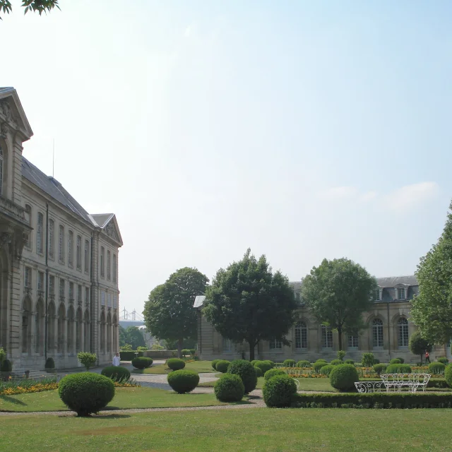 Vue Jardin Ouest Credit Office De Tourisme De Saint Denis Plaine Commune