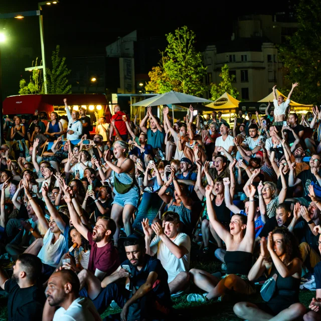 Site de célébration Paris 2024, le Stadium Bassin de la Maltournée à Saint-Denis, retransmission finale natation avec Léon Marchand et concert Acid Arab