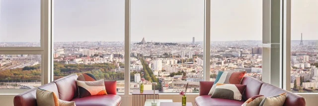 h-hotels_bar-the-stage-22-h4-hotel-wyndham-paris-pleyel-resort_M-max.-1200px-_bcebd3ad_.jpg