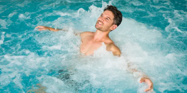 Piscine du Vittel Spa thermal