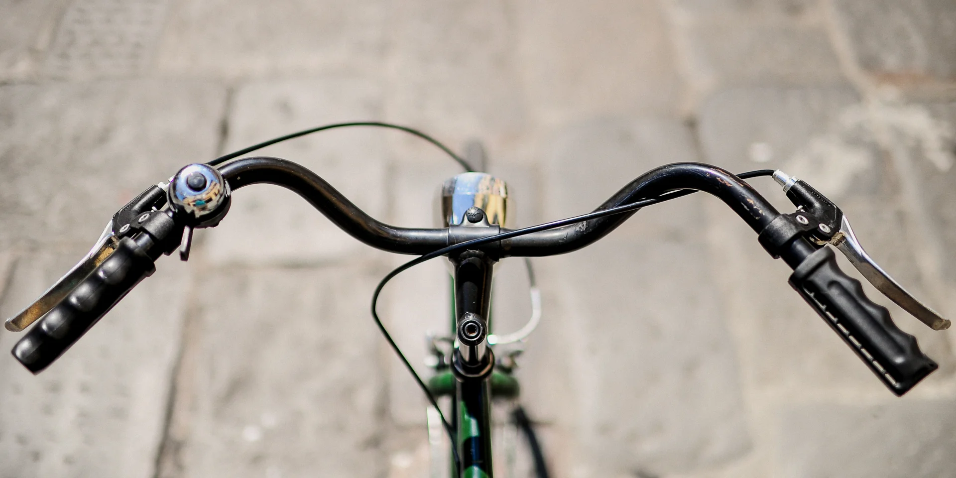 Closeup Old Bicycle Handlebars ©Freepik
