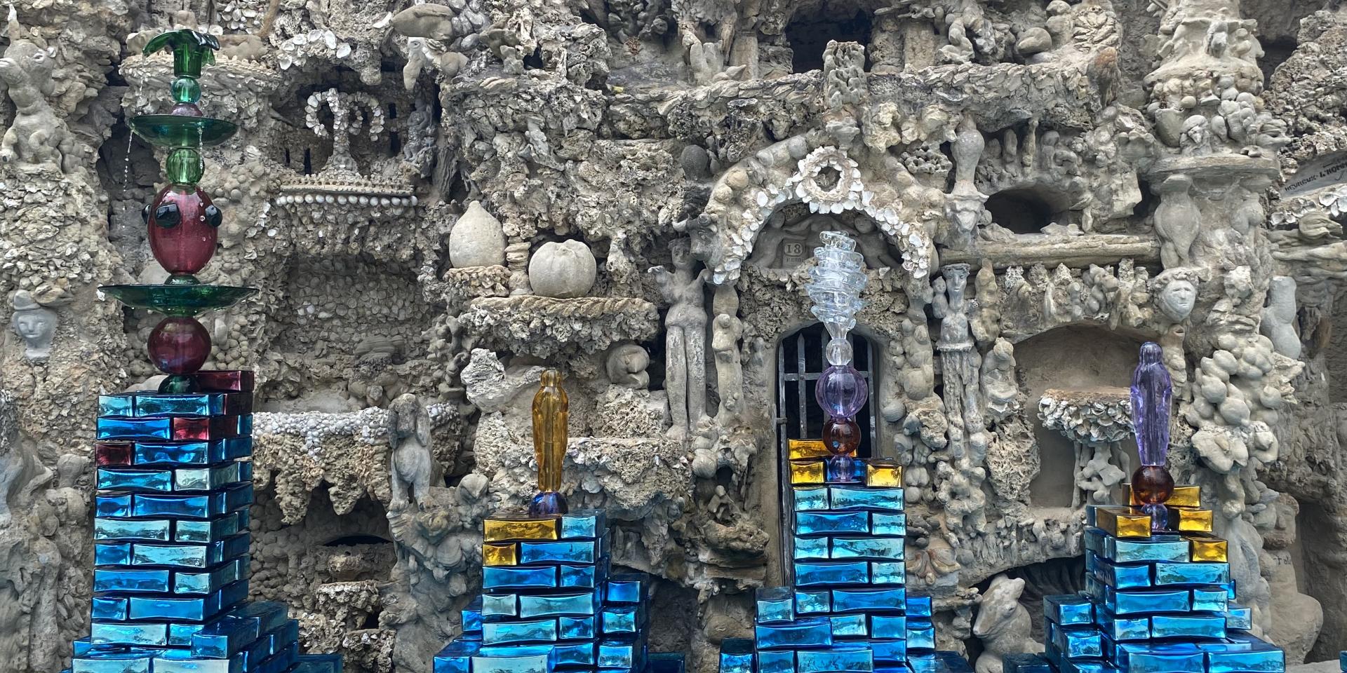 Exhibition of Jean-Michel Othoniel at the Palais idéal