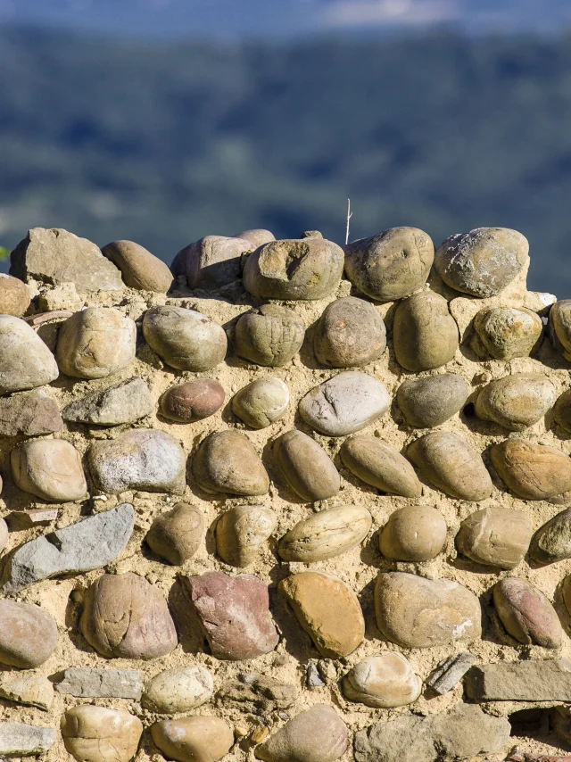 Mur de galets- drôme des collines