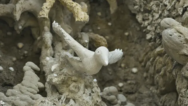 Oiseau au Palais idéal du facteur Cheval (Hauterives)