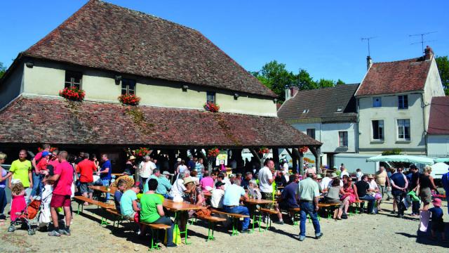 Country market in Marigny-en-Orxois