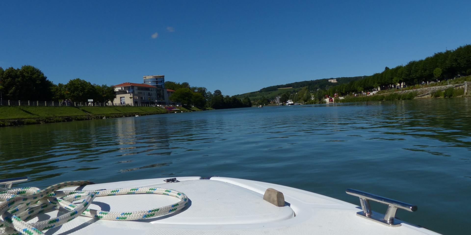 Stroll on the Marne at Château-Thierry