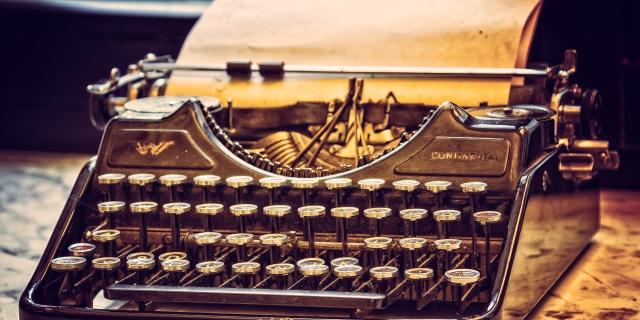 Pixabay-typewriter-3711590_1920.jpg