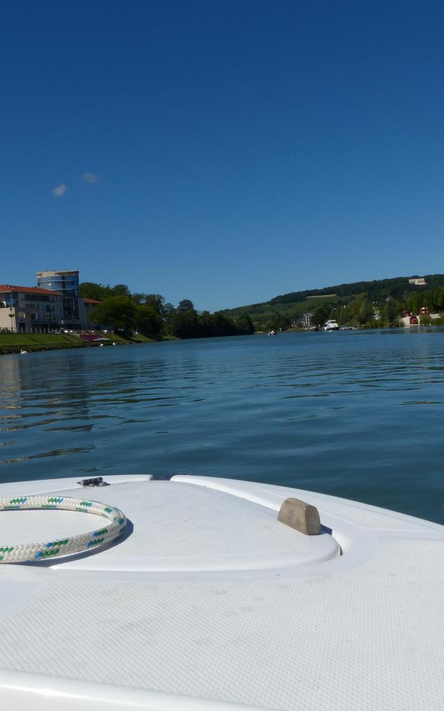 bateaux-capitainerie-marne-vignoble-vignes-chateau-thierry