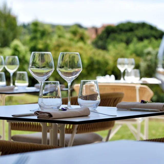 9. Restaurant U Spuntinu Ensemble De Tables Dressees