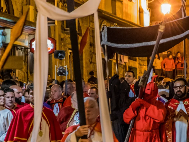 Processione dei Catenacciu per le strade di Sartene
