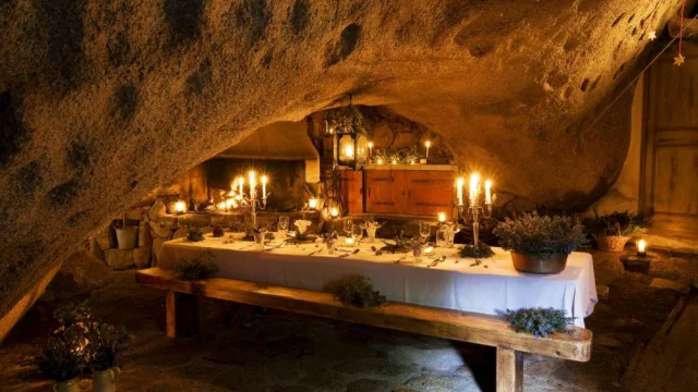 Table De La Grotte Domaine De Murtoli Hotel 88020170718153834 1000xautox75