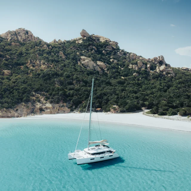 Les eaux cristallines et le sable blanc de Roccapina