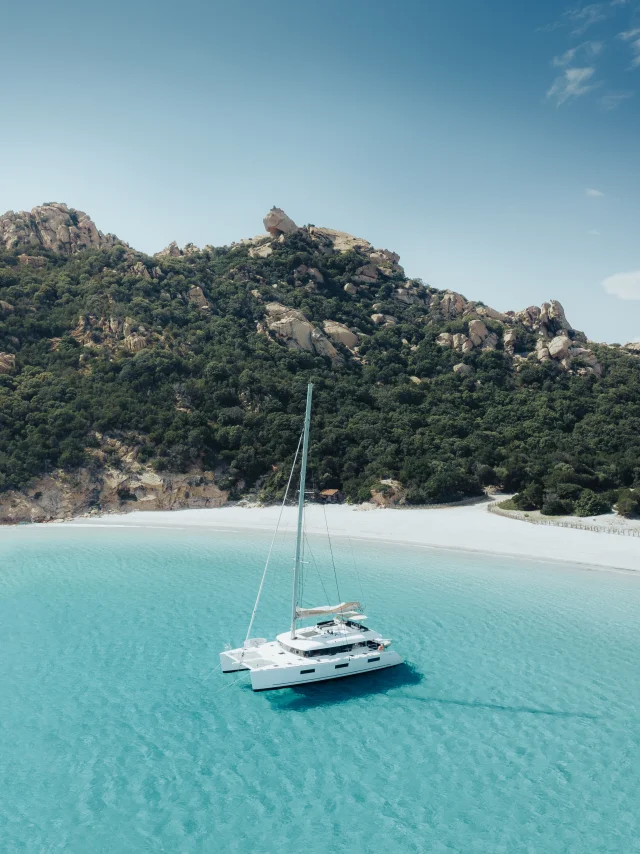 Les eaux cristallines et le sable blanc de Roccapina