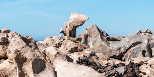Rochers Sculptes Par Le Vent Sur Le Sentier De Campomoror A Senetosa