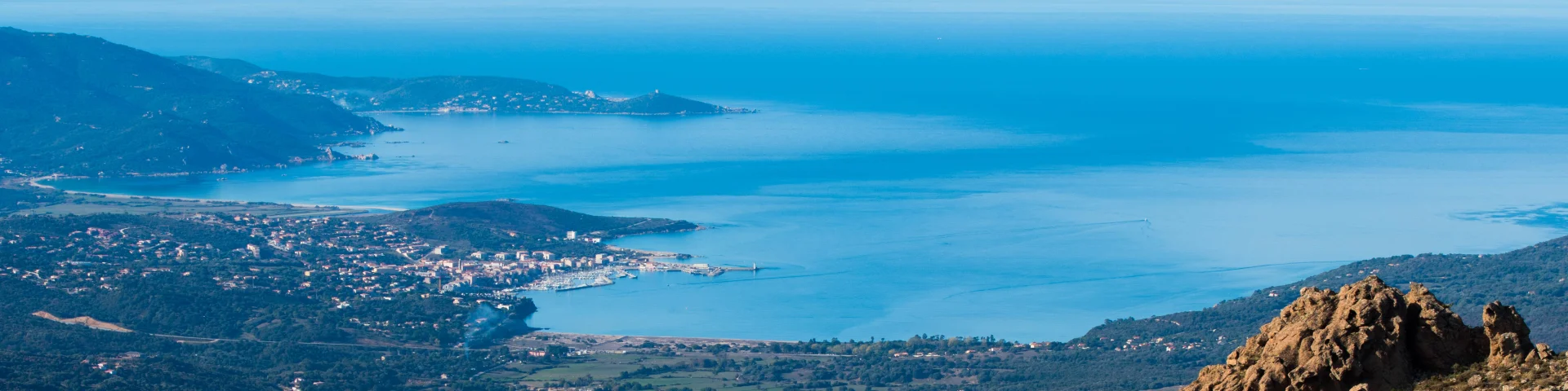 Vue sur le golfe du Valinco depuis le Col de Siò