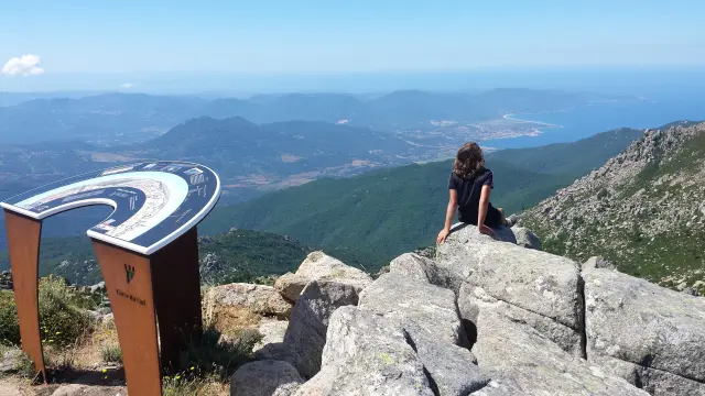 Vue sur le golfe du Valinco depuis le Monte Sant Petru