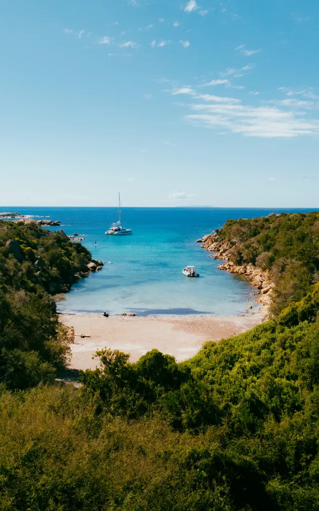 Cala di Conca, une des criques secrètes sur le sentier littoral de Senetosa