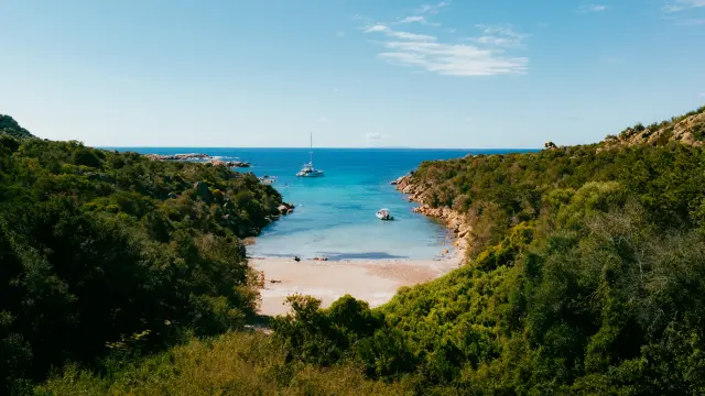 Cala di Conca, une des criques secrètes sur le sentier littoral de Senetosa