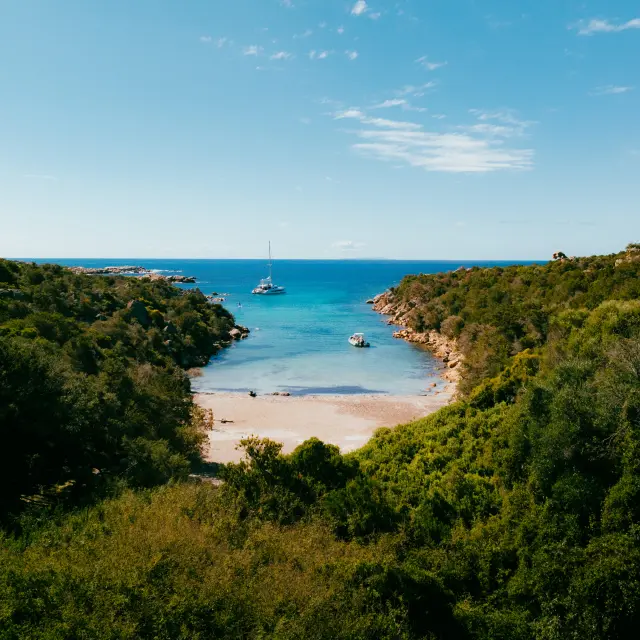 Cala di Conca, une des criques secrètes sur le sentier littoral de Senetosa