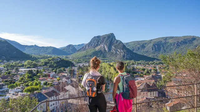 14 Vue Tarascon Tour Guillaume Payen Adt09