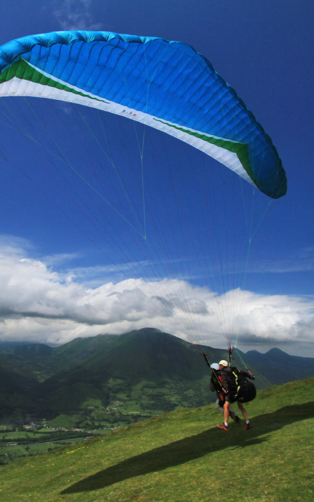 Parapente en los Pirineos