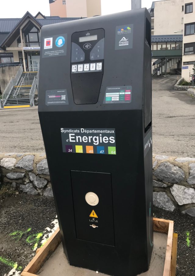 Borne de charge pour véhicule électrique à La Pierre Saint-Martin