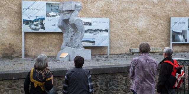 Présentation des sculptures proposées par les carriers et marbriers locaux lors d’un concours qui se déroule tous les deux ans (Béarn, Pyrénées).