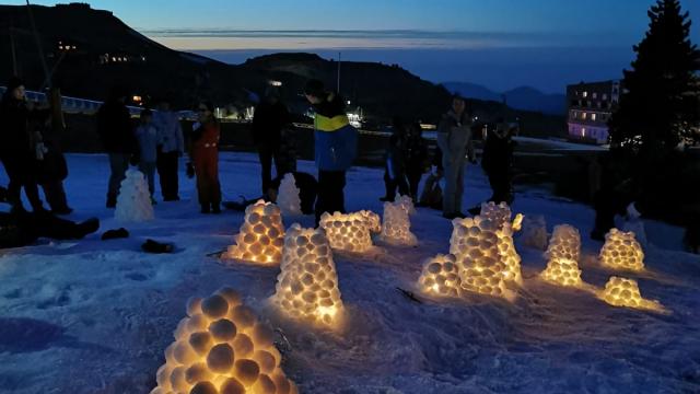 Animación bolas de nieve luminosas La Pierre Saint-Martin
