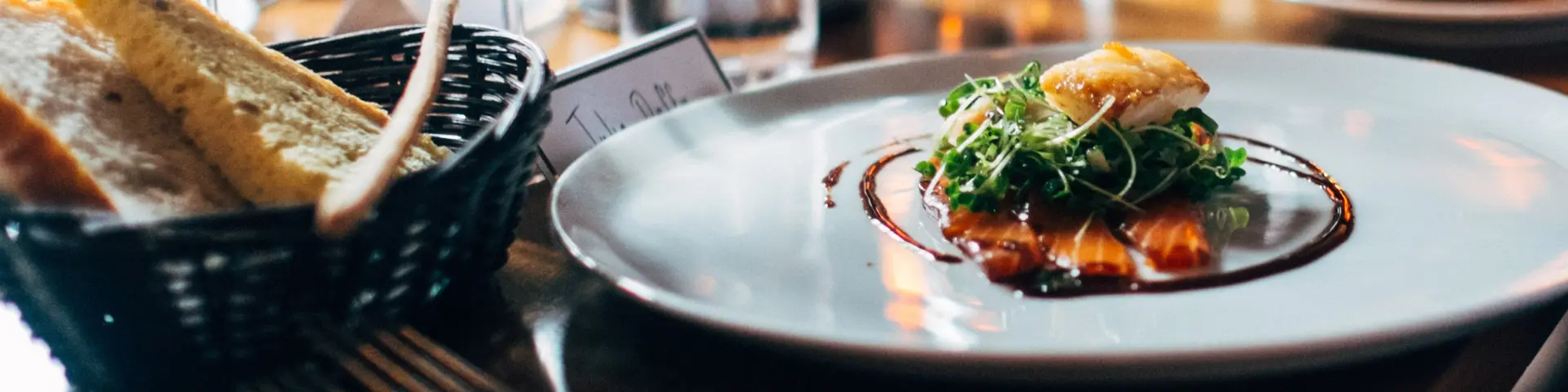 Manger pour le déjeuner ou le dîner dans les restaurants des Pyrénées Béarnaises
