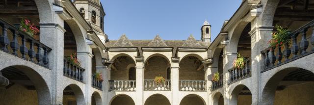 Sites patrimoniaux en Pyrénées Béarnaises (musées, églises, cloître...)