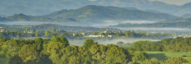 Diversité des paysages pour randonner en Pyrénées béarnaises entre vallées, piémont et montagnes