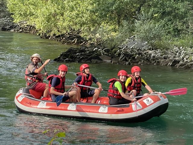 Activités à sensations en Pyrénées béarnaises, découvrez toutes les activités : rafting, kayak, parapente, canyoning...le choix est vaste et les souvenirs garantis !