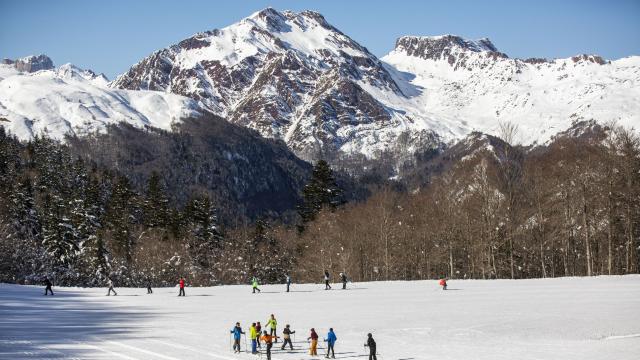 L'espace Somport est un lieu apprécié pour le ski de fond, débutant ou confirmé vous cheminez entre clairières et bosquets au pied des sommets enneigés.