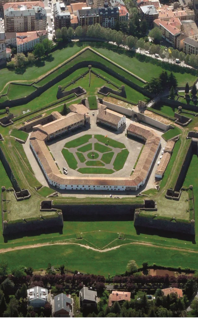 Vue aérienne de la citadelle de Jaca en Espagne, région de l'Aragon.