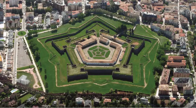 Vue aérienne de la citadelle de Jaca en Espagne, région de l'Aragon.