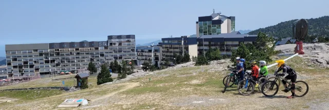 Sortie Avec Moniteur Guide VTT A La PSM