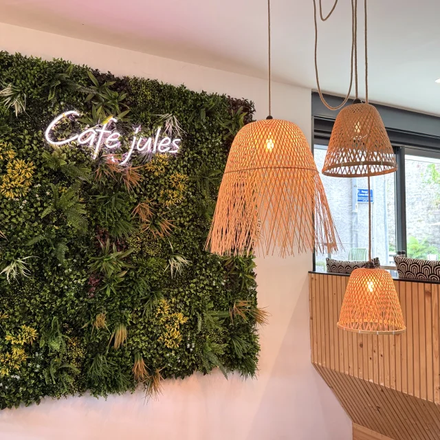 Bienvenue Au Cafe Jules