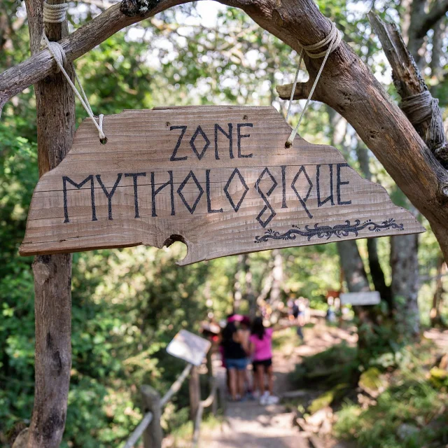 Zone Mythologique Du Parc Ours