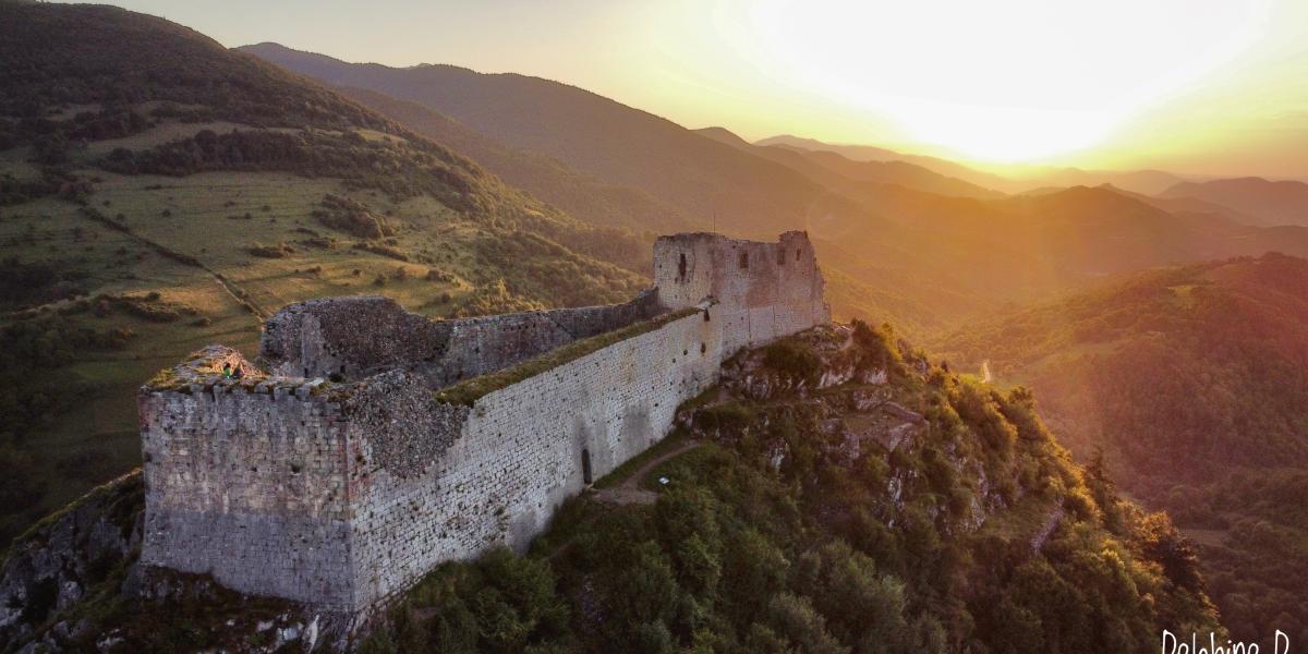 fortaleza-de-montsegur-web-oficial-de-la-oficina-de-turismo-de-los